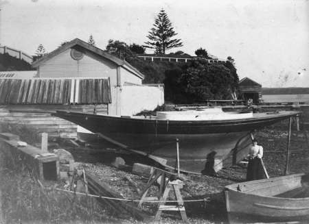 708_Auckland LibraryTorpedo Bay yacht Poneke1893-001